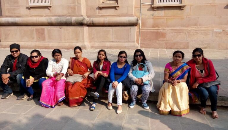 El equipo de Semilla para el Cambio se va de excursion a Sarnath