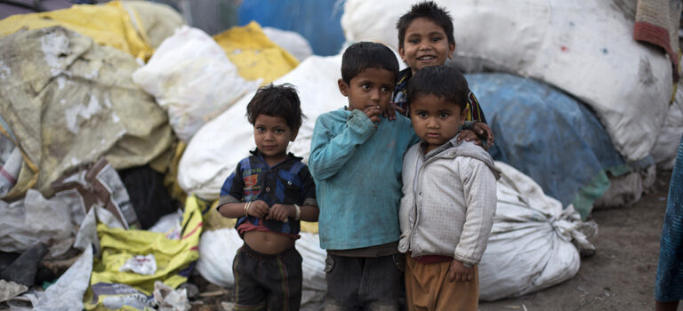 Pobreza infantil - Slums India - Semilla para el cambio