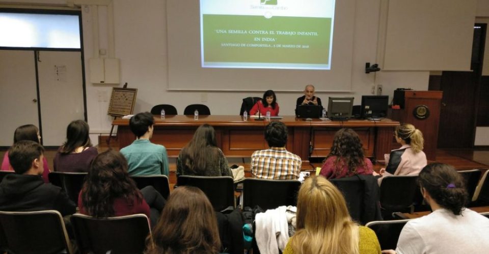 Charla sobre trabajo infantil en facultad de medicina de la usc